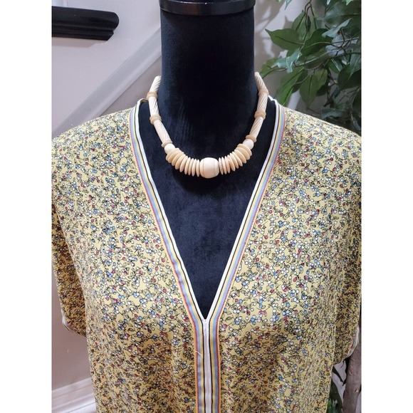 Max Studio Women's Yellow Floral 100% Polyester V-Neck Short Sleeve Top Blouse L - Picture 13 of 13